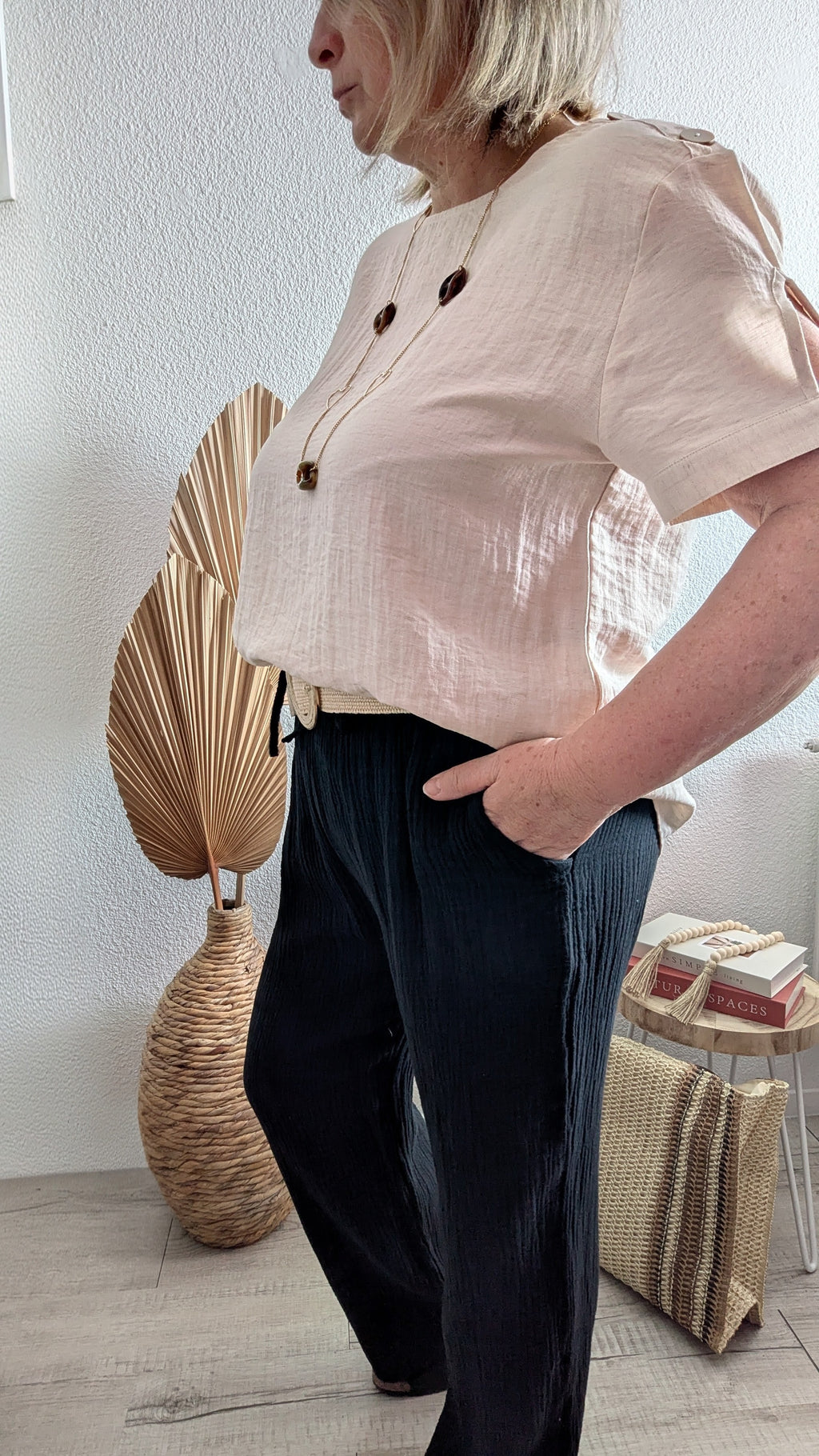 Pantalon Léon noir en gaze de coton confort avec des poches