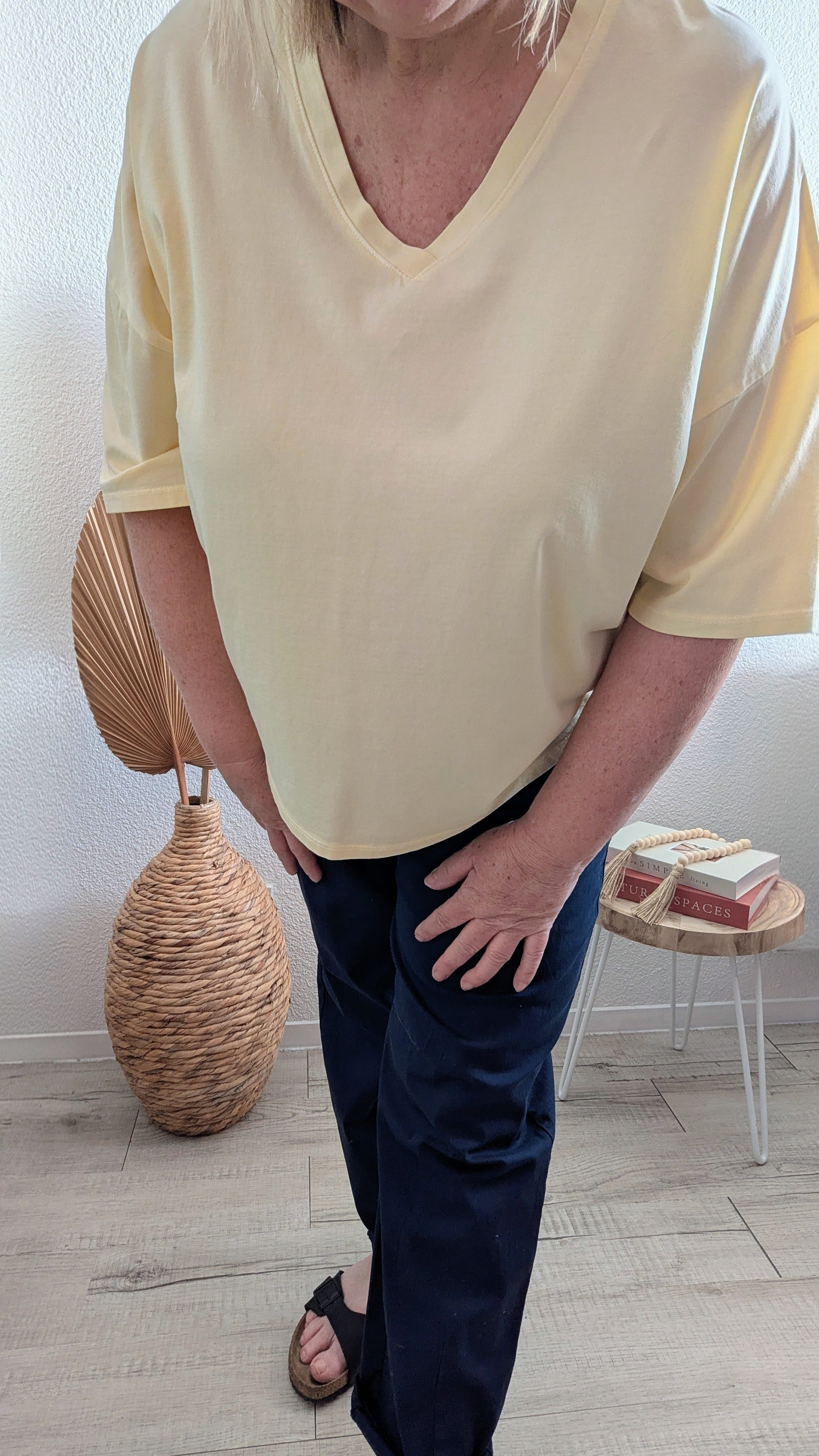 T-shirts Issa oversize en coton col V avec épaules tombantes