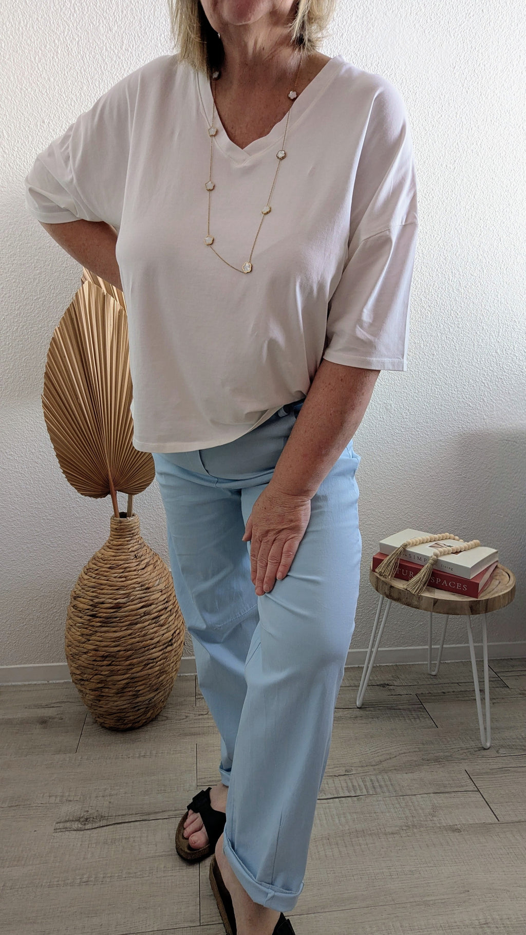 T-shirts Issa oversize en coton col V avec épaules tombantes