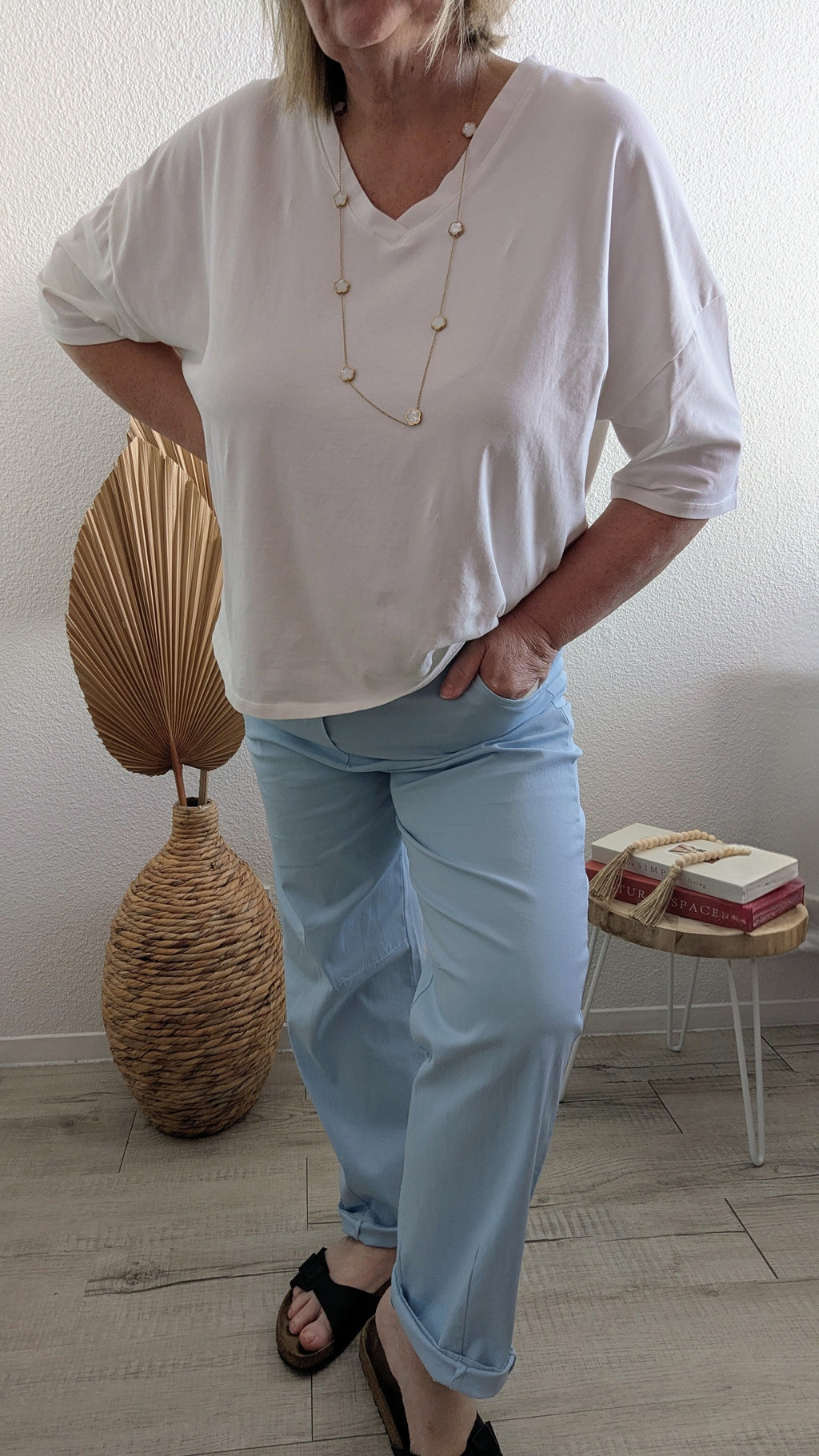 T-shirts Issa oversize en coton col V avec épaules tombantes