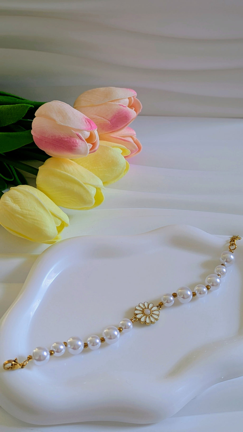 Bracelet perles blanches en acier inoxydable