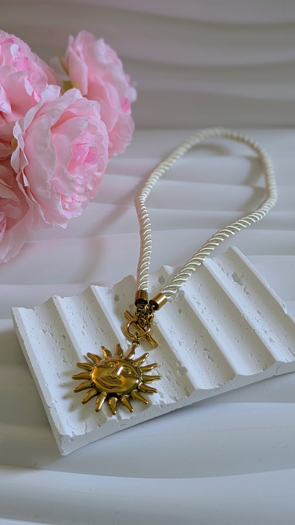 Collier en acier inoxydable forme soleil