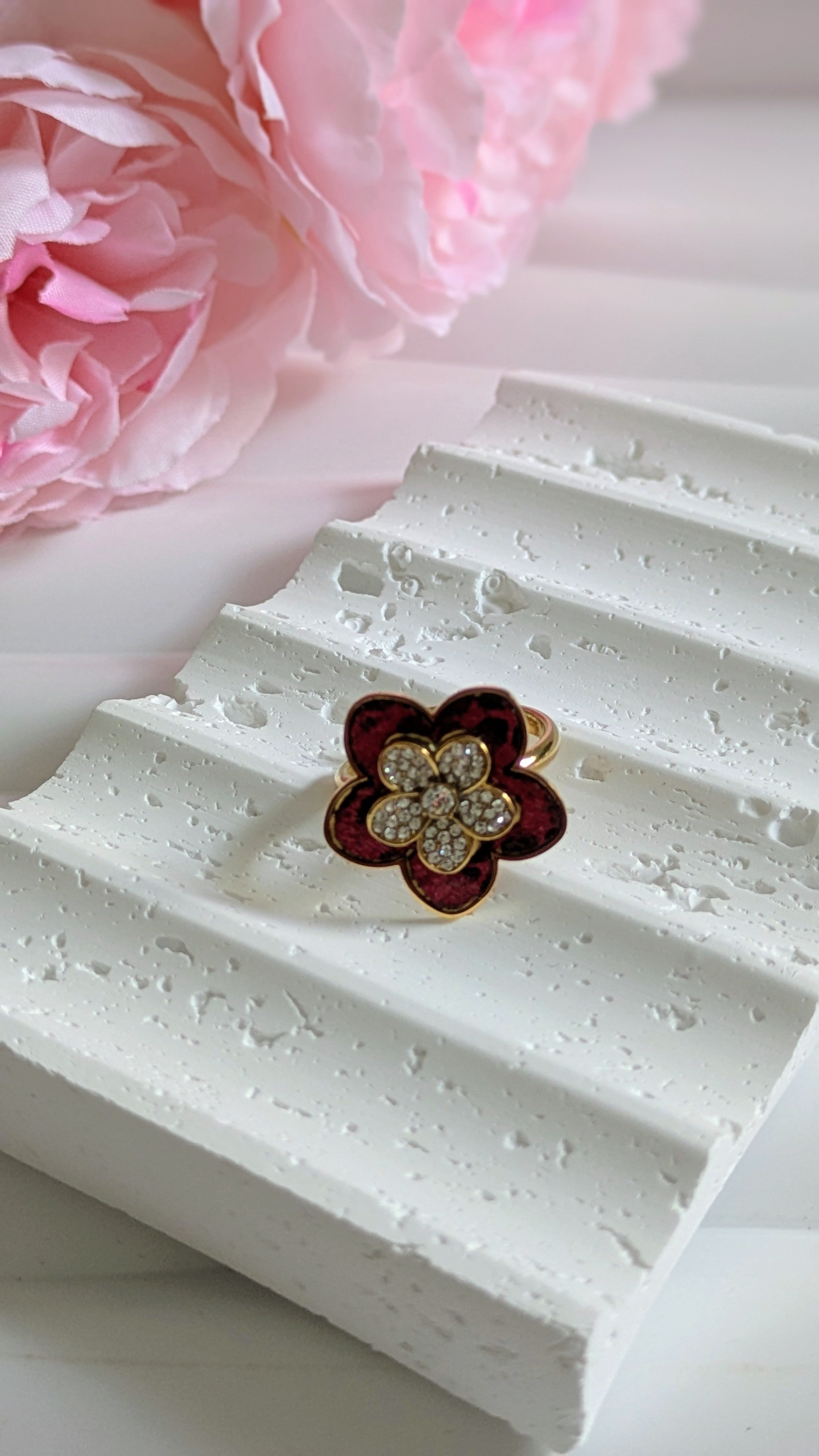 Bague en forme de fleur rouge en acier inoxydable