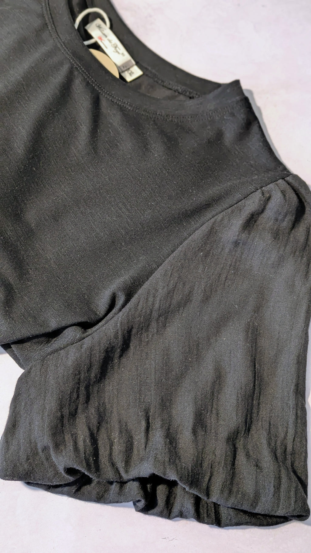 T-shirts Eden col rond noir manches courtes bouffantes lin et coton