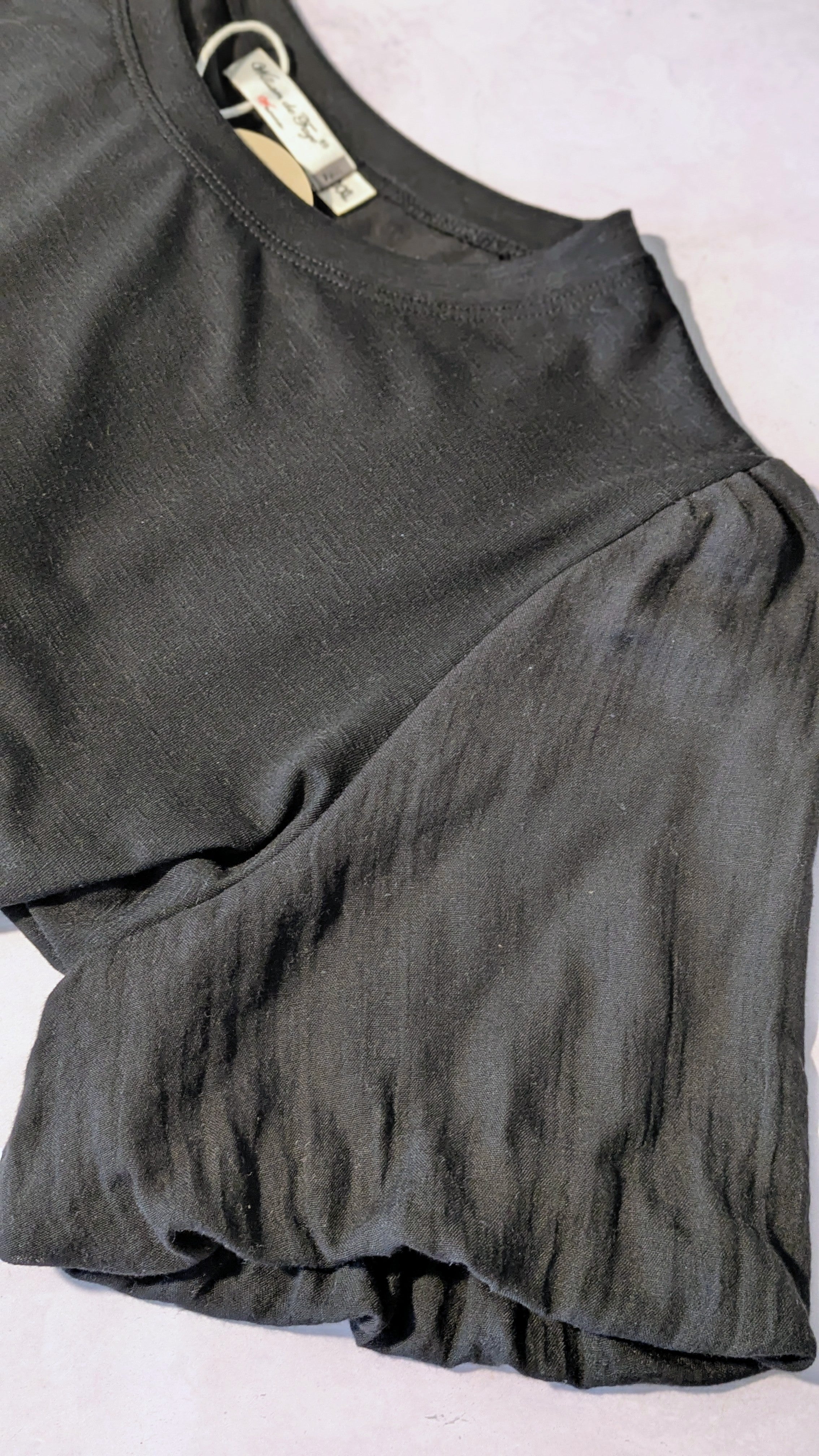 T-shirts Eden col rond noir manches courtes bouffantes lin et coton