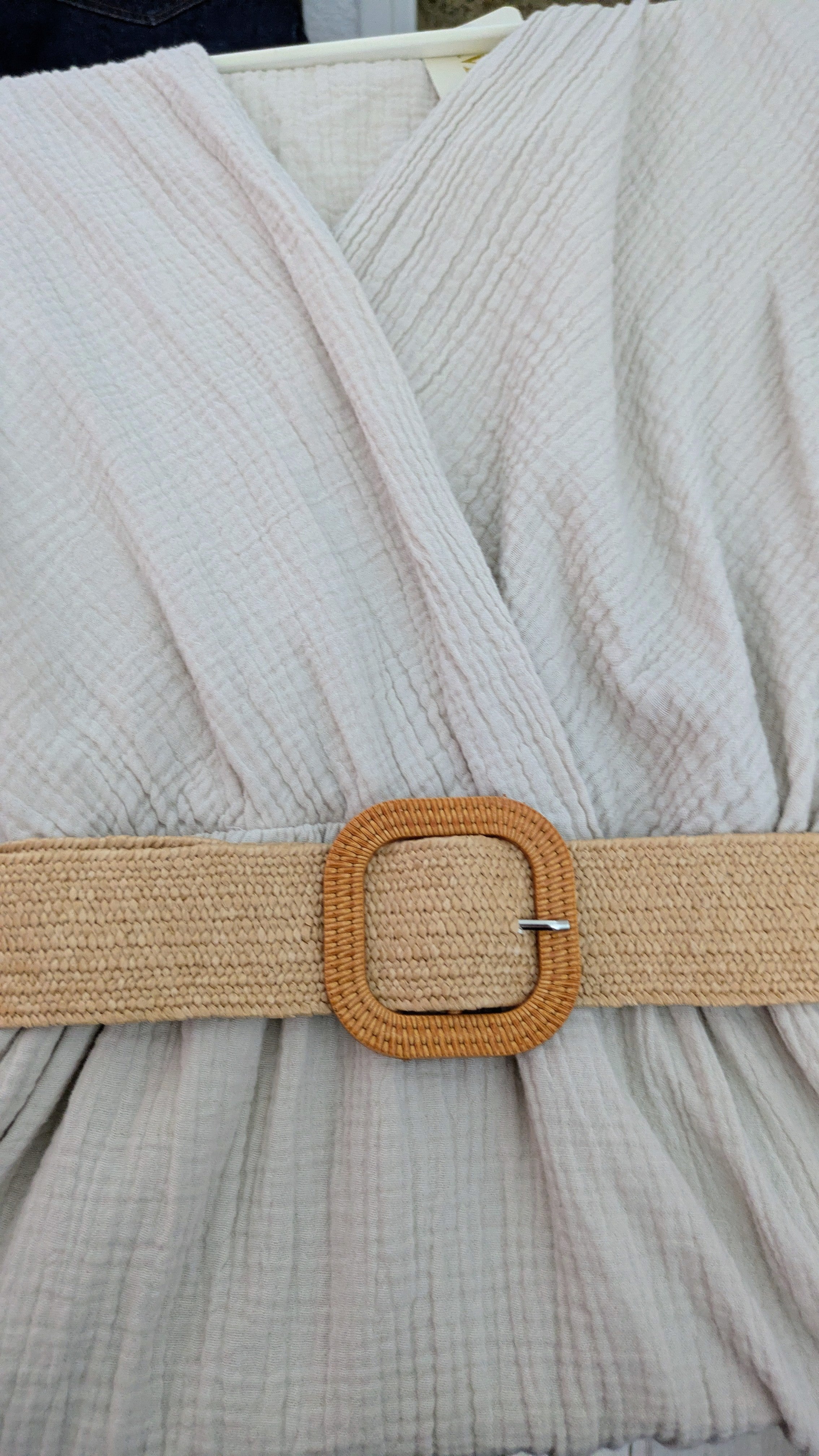 Robe Mya gaze de coton beige avec ceinture