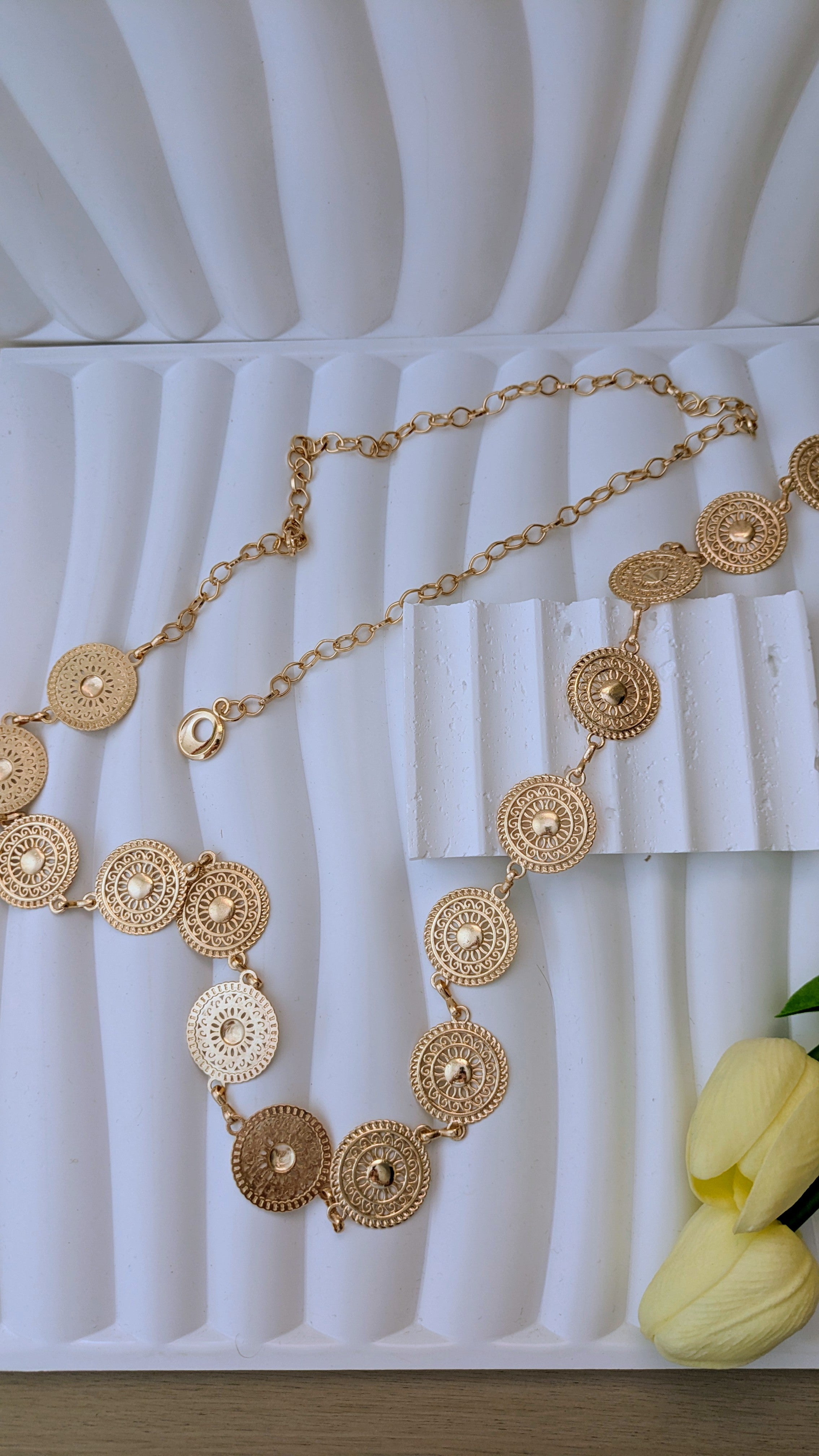Ceinture chaine dorée motif rond